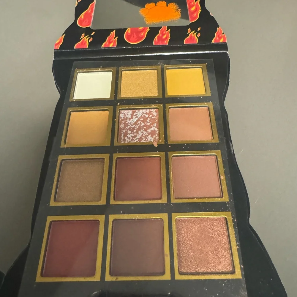 Hot Cheetos Eyeshadow Palette
